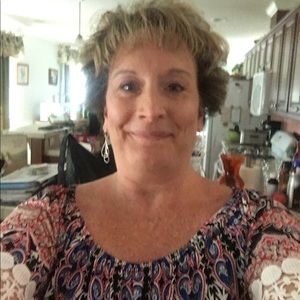 Meet your Posher, Debbie